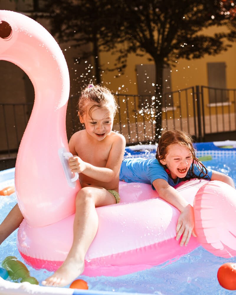 Fotografo de niños en exteriores en Bizkaia, fotografía de familia en Bilbao