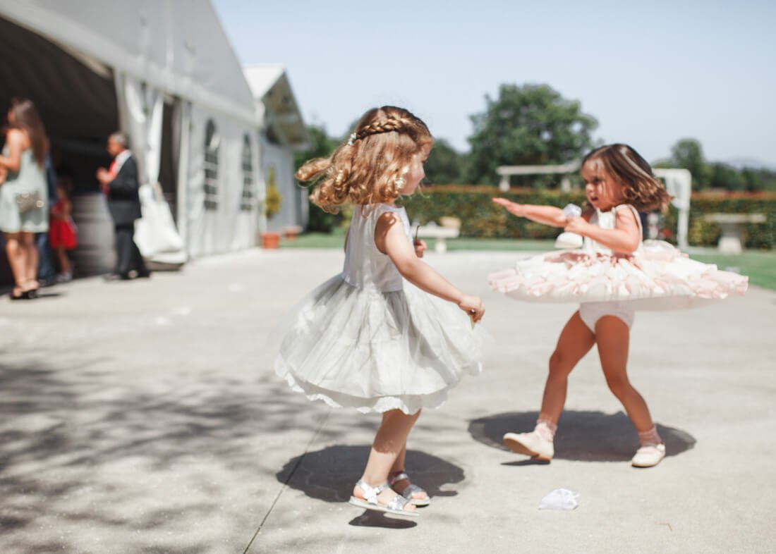 Fotógrafo boda Bizkaia, instantes de la boda con los niños