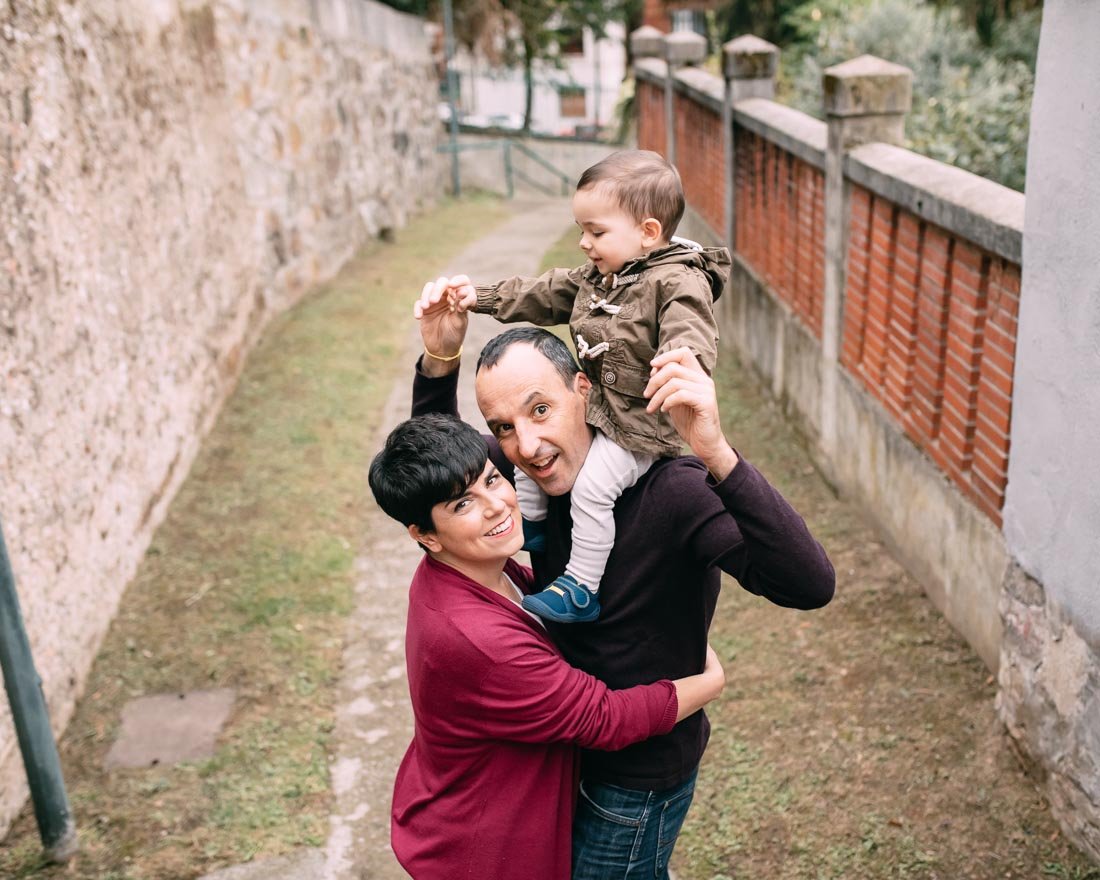 Sesión de fotos de familia en la ciudad en Bilbao bizkaia