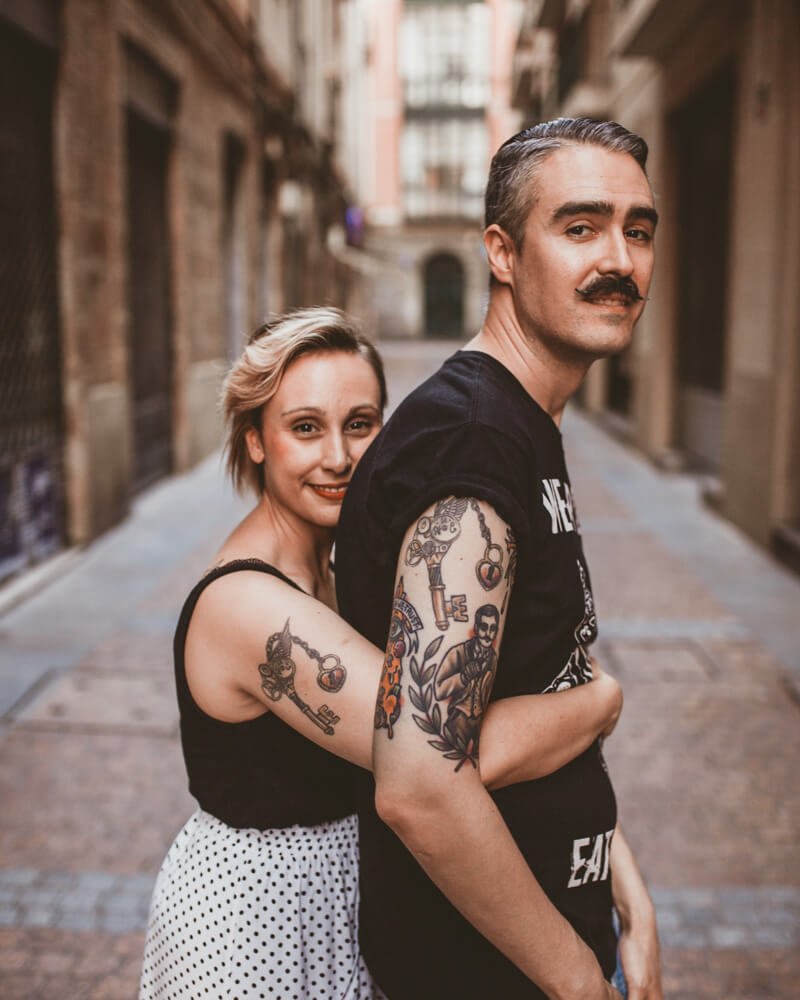 fotografo de pareja preboda Casco Viejo Bilbao