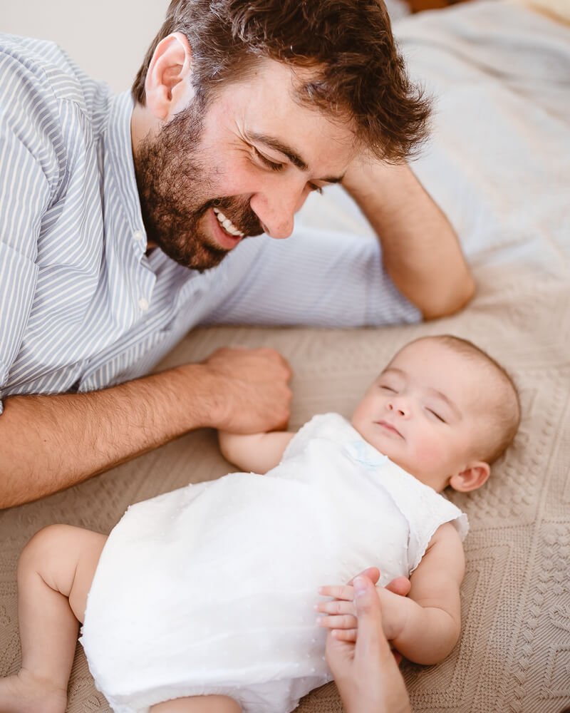 Reportaje de fotos de bebé con padres en bilbao bizkaia