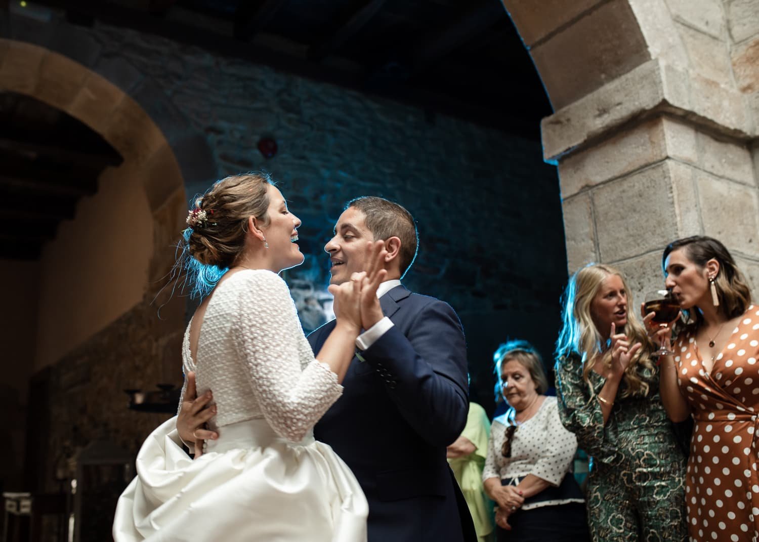 Novios bailando en convento san roque Balmaseda